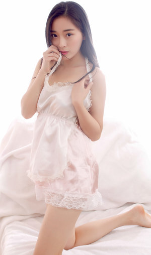 老外美女日系裸妆视频